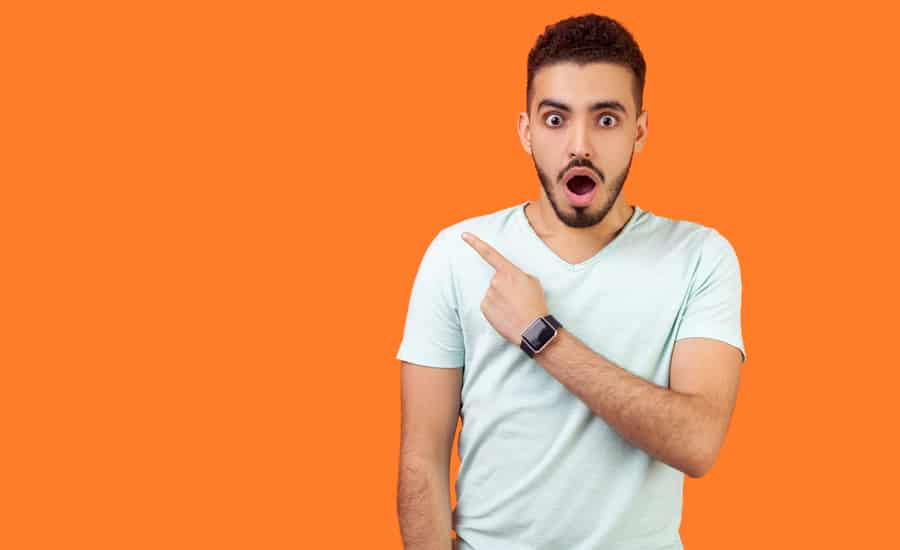Hombre sorprendido al enterarse que no debe generar nómina electrónica